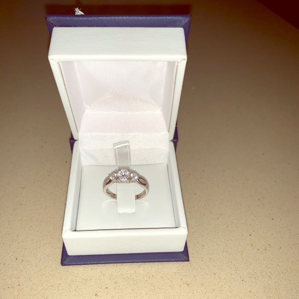 Cute sterling silver ring!